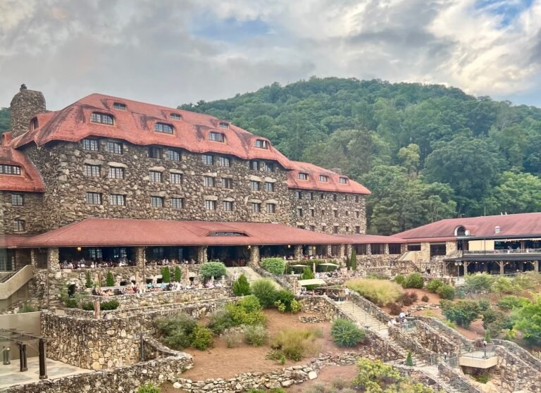 A Blissful Weekend Retreat: The Omni Grove Park Inn & Spa Experience